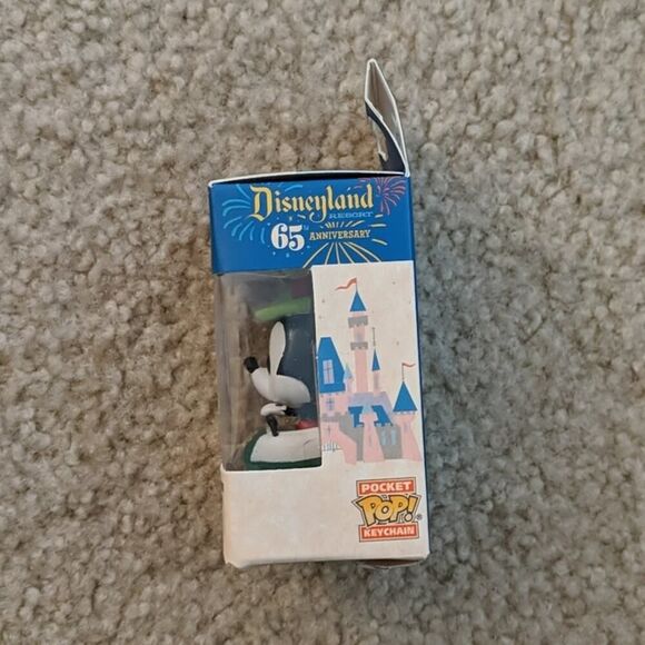 Disney Mickey Matterhorn Bobsleds Funko Pop - Picture 2 of 4